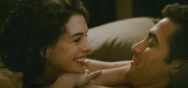 anne hathaway love other drugs. Love and Other Drugs stars