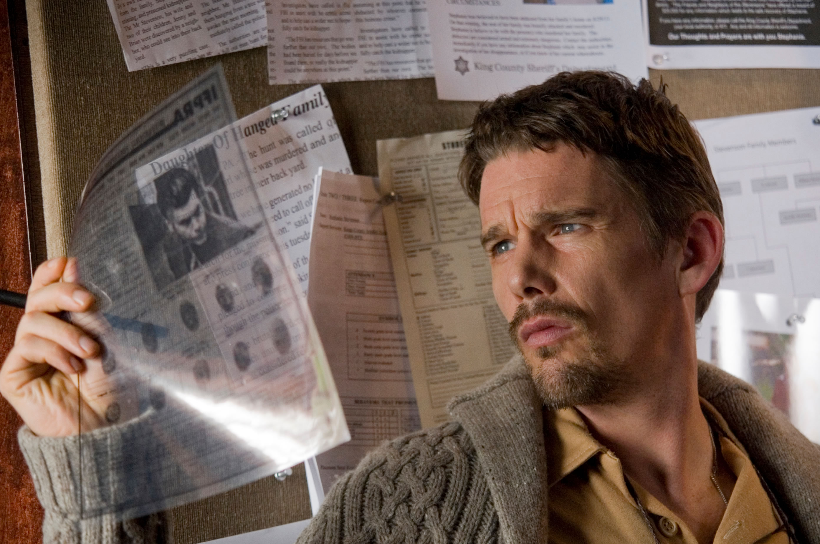 [First Look] Ethan Hawke Feeling 'Sinister'; Nicholas Hoult Thirsty For