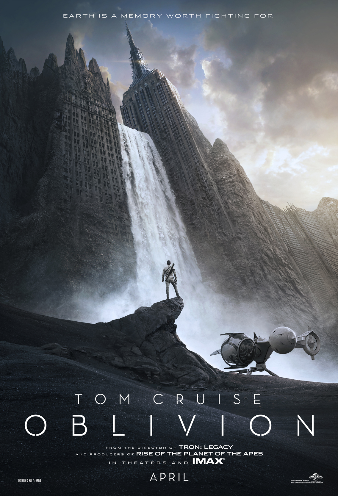 Tom Cruise Encounters a Dystopian New York City In First Poster For 'Oblivion'1136 x 1667