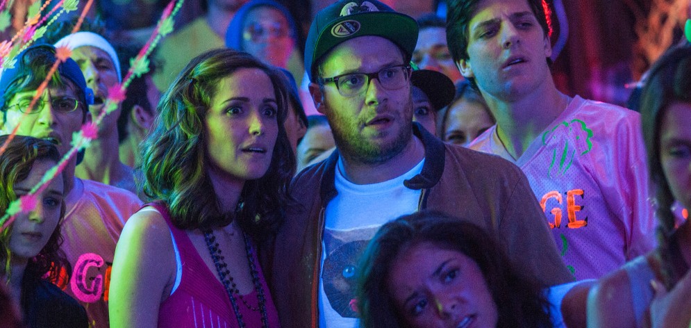 Zac Efron And Seth Rogen Up The Battle In Two New Red Band
