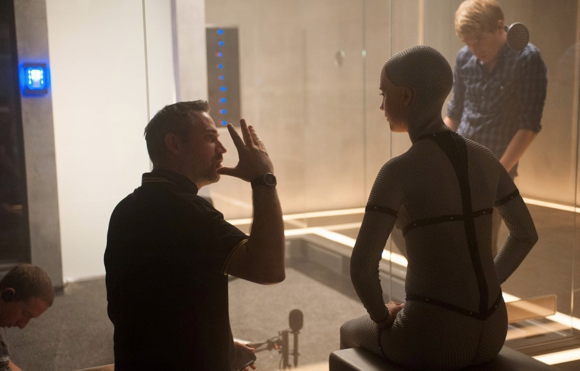 Oscar Isaac Hits The Dance Floor In New Trailers And Clip For Ex Machina 4429