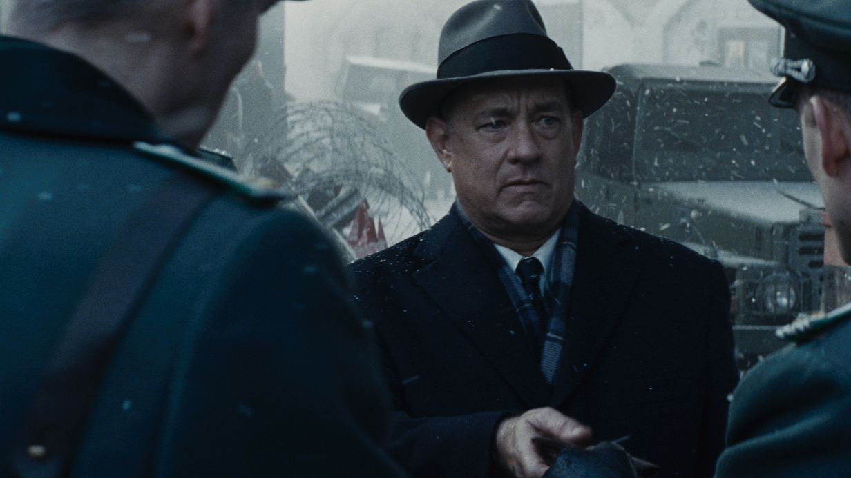 Tom Hanks Crosses the ‘Bridge of Spies’ In Two New Trailers For Steven ...