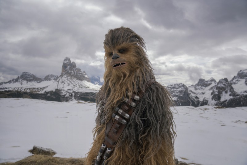 Chewbacca Actor Joonas Suotamo on Stepping Into Peter Mayhew’s Shoes ...